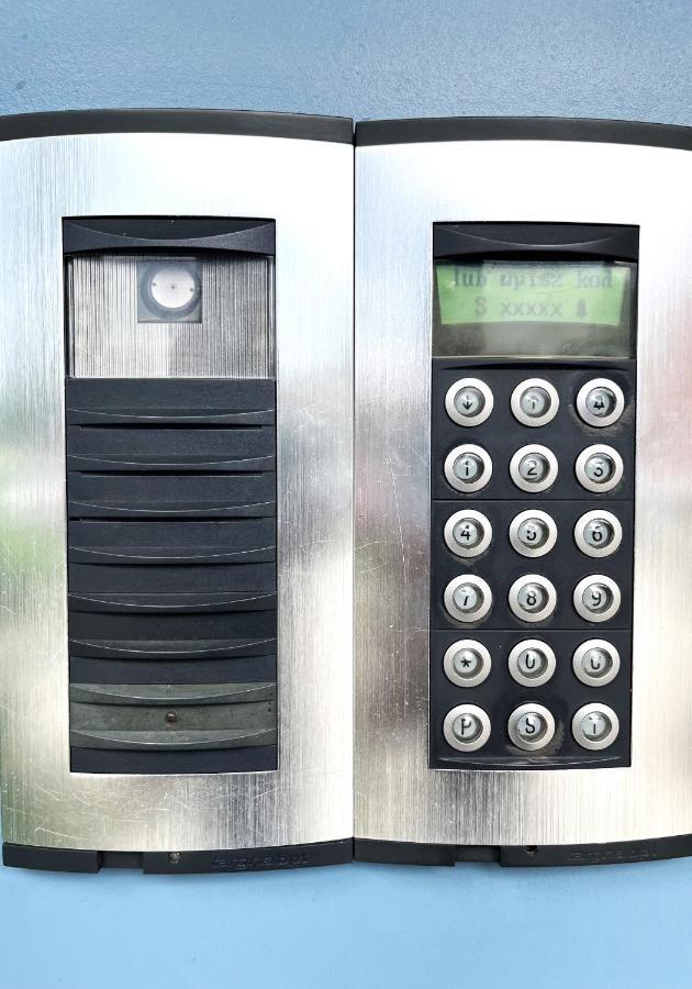 Апартаменты Dmowskiego 17F - Self Check-In 20H Вроцлав Экстерьер фото